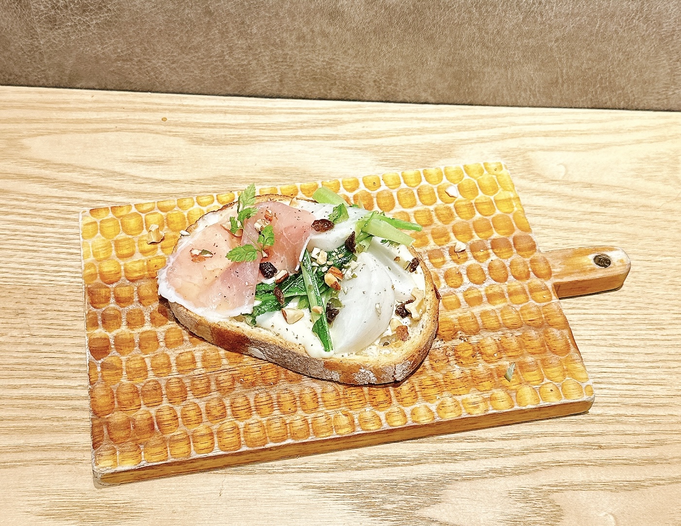 アボガド・クリームチーズトースト